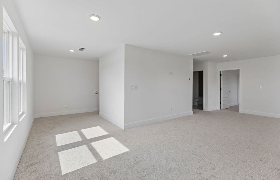Representative unfurnished interior of a home built from the Mystique by Pulte Homes in Glenview Farms, Murfreesboro (Image 18). Representative unfurnished interior of a home built from the Mystique by Pulte Homes in Glenview Farms, Murfreesboro (Image 18).