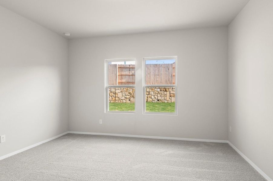 Spacious, unfurnished interior of a new home in Cloverleaf, Austin (Image 13).