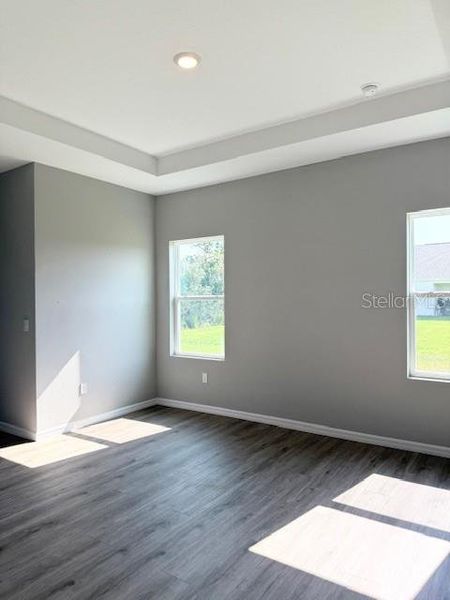 Spacious, unfurnished interior of a new home in , Sebring (Image 19).