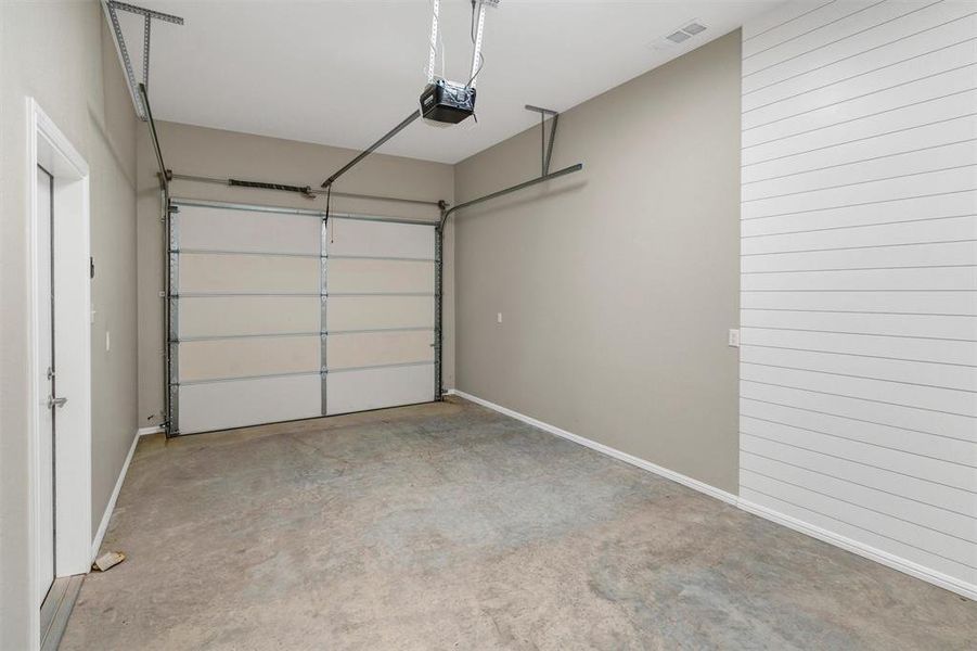Spacious, unfurnished interior of a new home in , Granbury (Image 18). Spacious, unfurnished interior of a new home in , Granbury (Image 18).