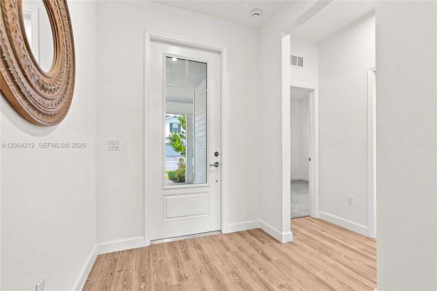 Spacious, unfurnished interior of a new home in Tradition, Port St. Lucie (Image 23).