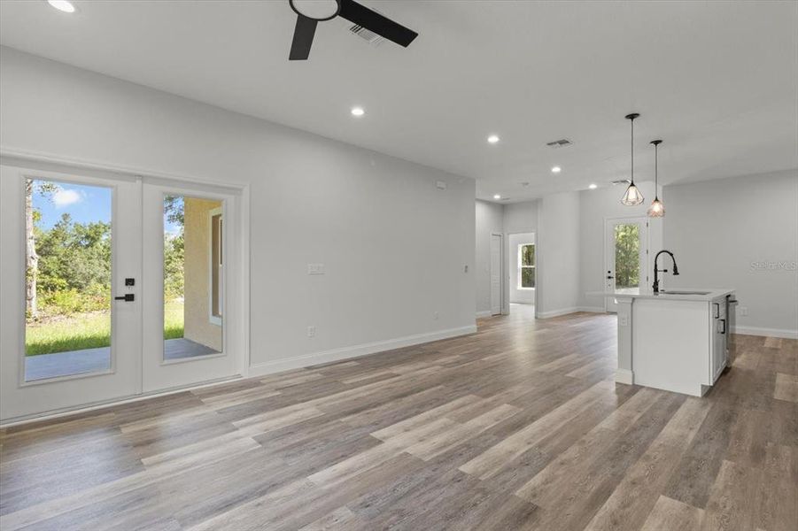 Spacious, unfurnished interior of a new home in , Citrus Springs (Image 15).