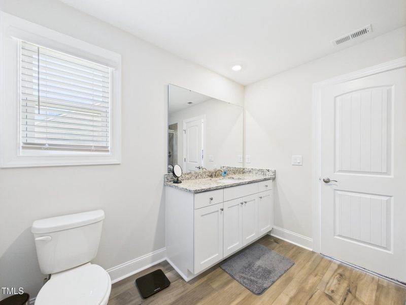 CAM01608G0-PR0104-STILL045