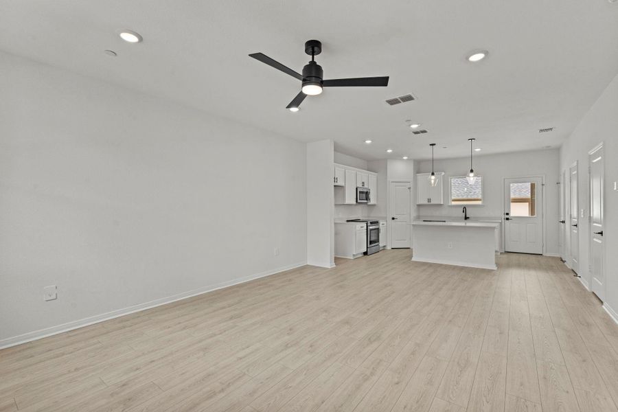 Spacious, unfurnished interior of a new home in Avery Centre, Round Rock (Image 30). Spacious, unfurnished interior of a new home in Avery Centre, Round Rock (Image 30).