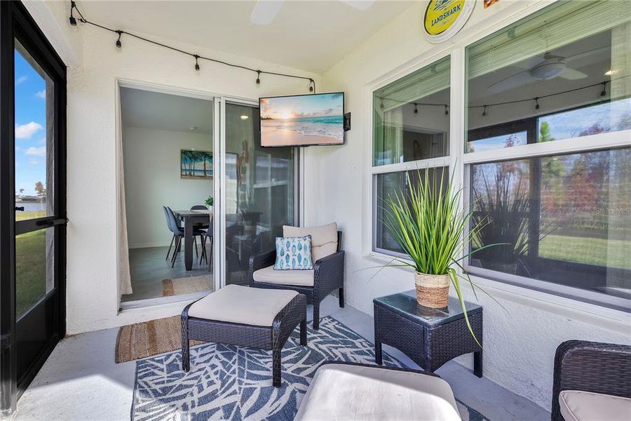 Exterior details and patio area of a home in North Park Isle, Plant City (Image 3).