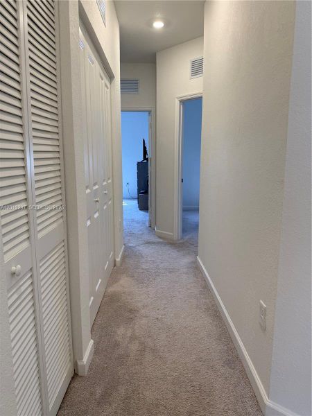 Spacious, unfurnished interior of a new home in , Miami (Image 22).