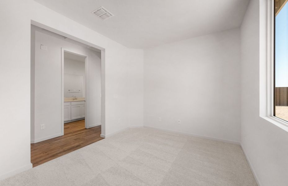 Spacious, unfurnished interior of a new home in Soleo, San Tan Valley (Image 20).