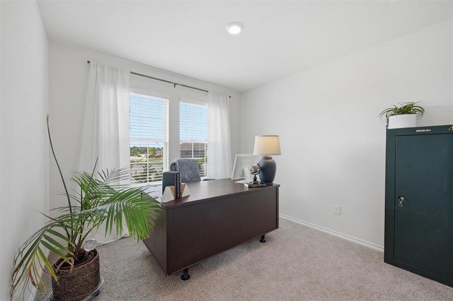 Furnished interior view inside a new home in Three Oaks, Sherman (Image 12).