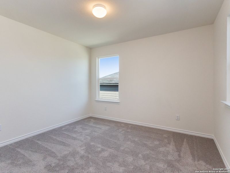 Spacious, unfurnished interior of a new home in Knox Ridge, Converse (Image 4).