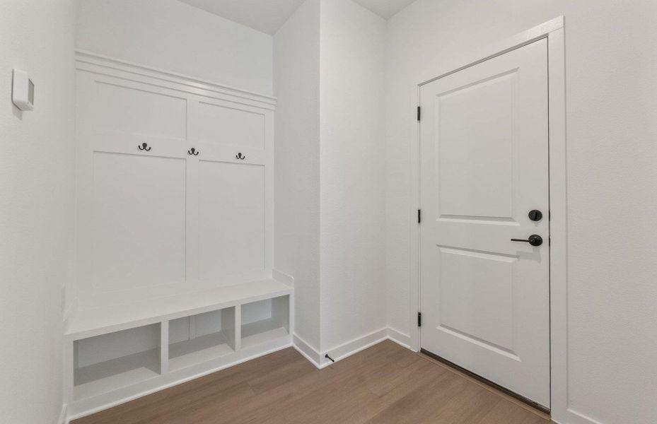 Spacious, unfurnished interior of a new home in Wolf Ranch, Georgetown (Image 13).