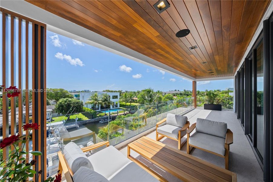 Exterior details and patio area of a home in , North Miami (Image 27).