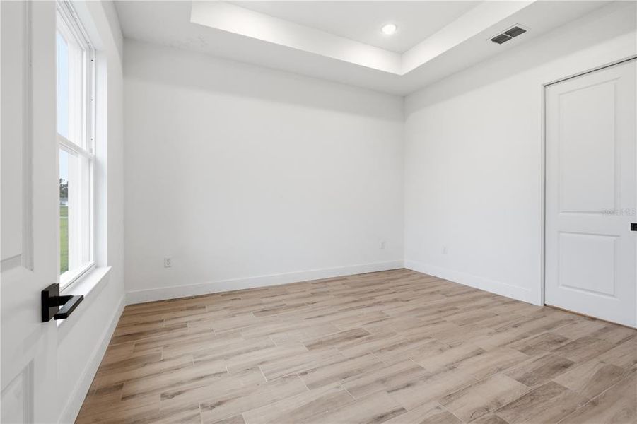 Spacious, unfurnished interior of a new home in , Dunnellon (Image 20). Spacious, unfurnished interior of a new home in , Dunnellon (Image 20).
