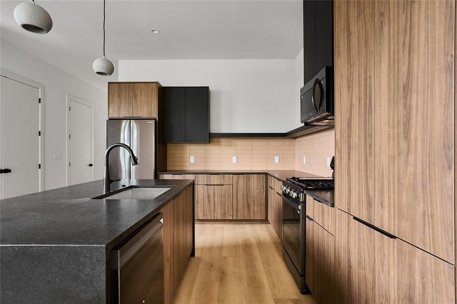 Modern and sleek kitchen