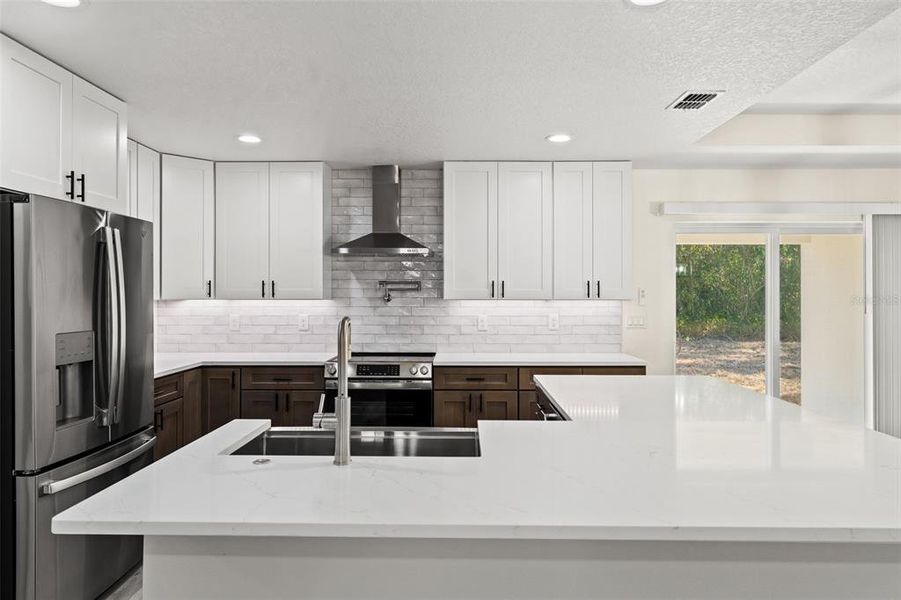 Furnished interior view inside a new home in , Spring Hill (Image 12).