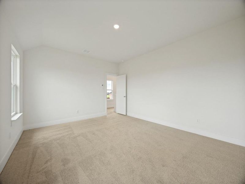 Spacious, unfurnished interior of a new home in Pebblebrook, Sherman (Image 10).