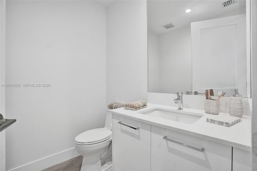 Furnished interior view inside a new home in , Fort Lauderdale (Image 28). Furnished interior view inside a new home in , Fort Lauderdale (Image 28).
