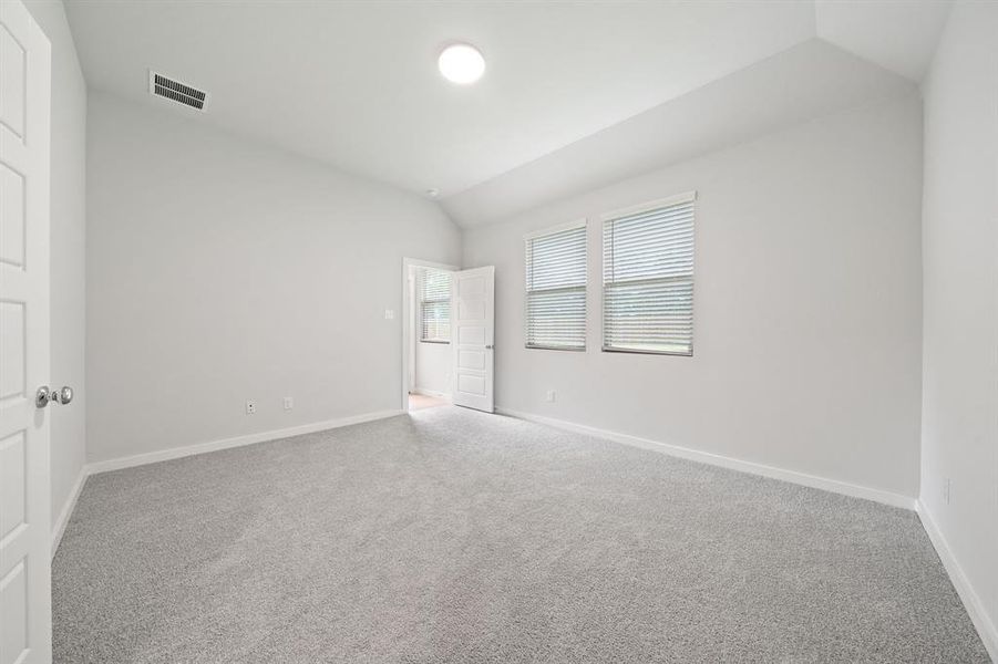 Spacious, unfurnished interior of a new home in , Princeton (Image 18).