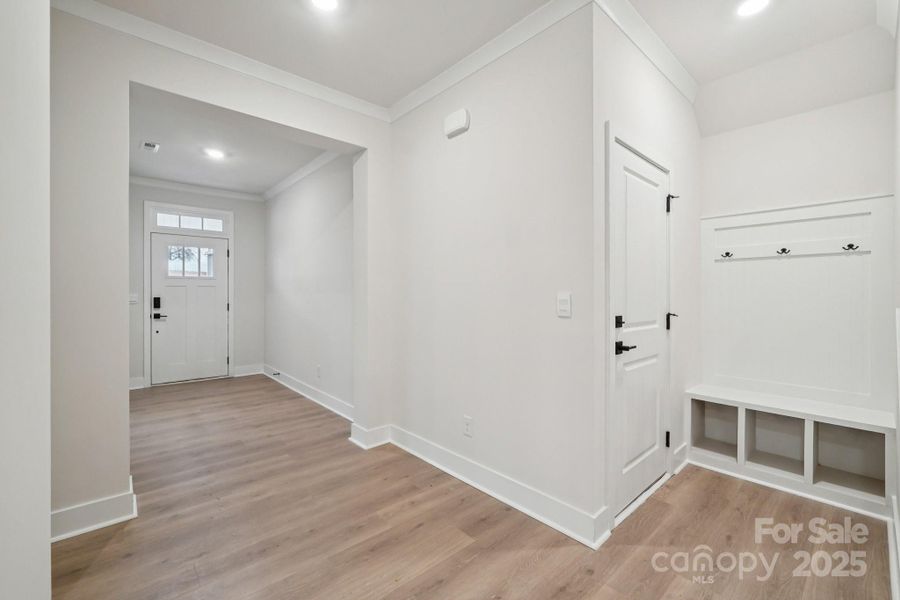 Spacious, unfurnished interior of a new home in Oak Grove Hill, Huntersville (Image 16).