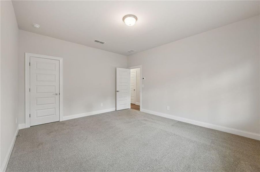 Spacious, unfurnished interior of a new home in Martin Springs - Highland Series, Lawrenceville (Image 33).