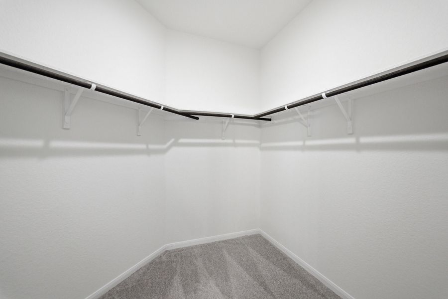 Spacious, unfurnished interior of a new home in Notting Hill, Converse (Image 22).
