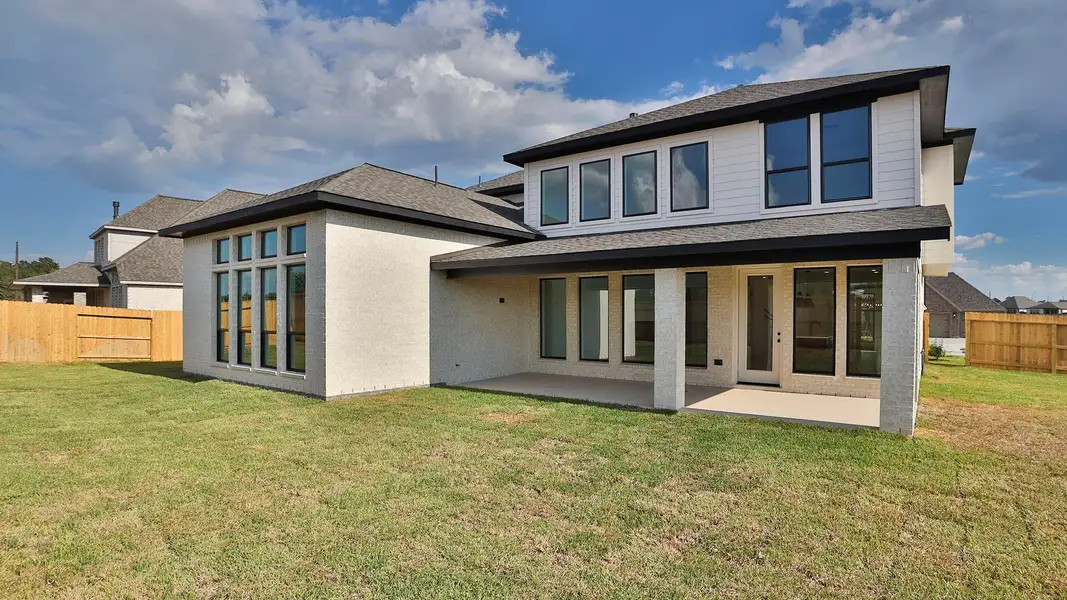 Exterior details and patio area of a home in Escondido 80', Magnolia (Image 3). Exterior details and patio area of a home in Escondido 80', Magnolia (Image 3).