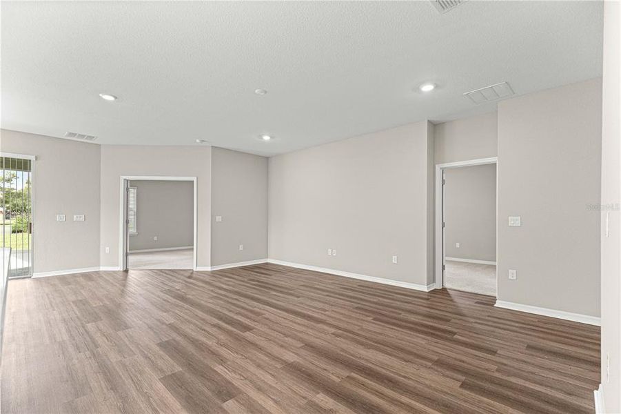 Spacious, unfurnished interior of a new home in , Ocala (Image 40).