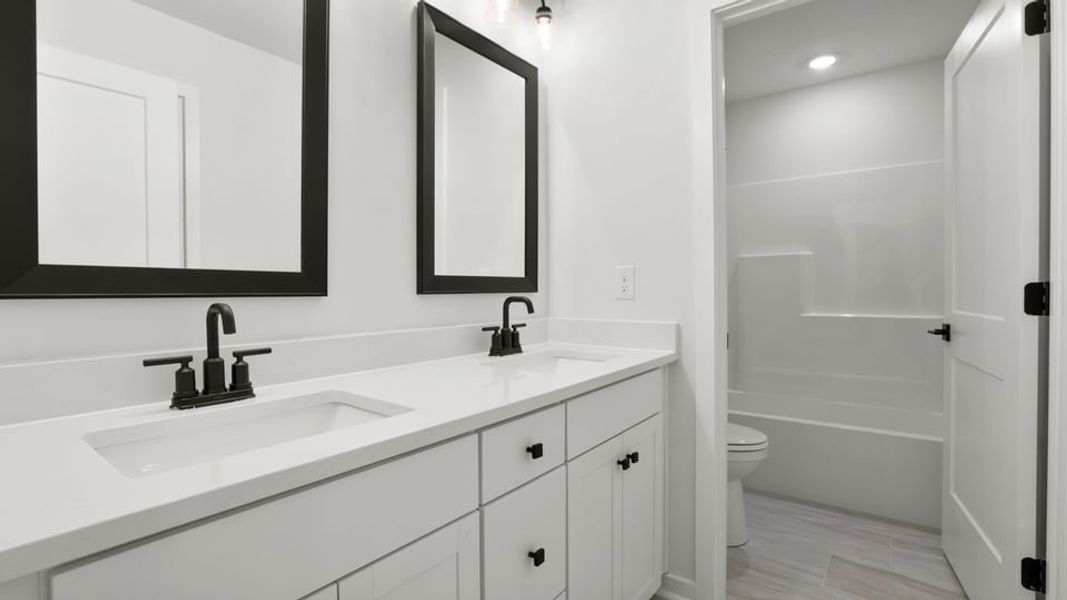 Furnished interior view inside a new home in Harrison Valley, Simpsonville (Image 10).