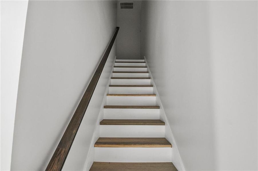 Spacious, unfurnished interior of a new home in , Macon (Image 15).