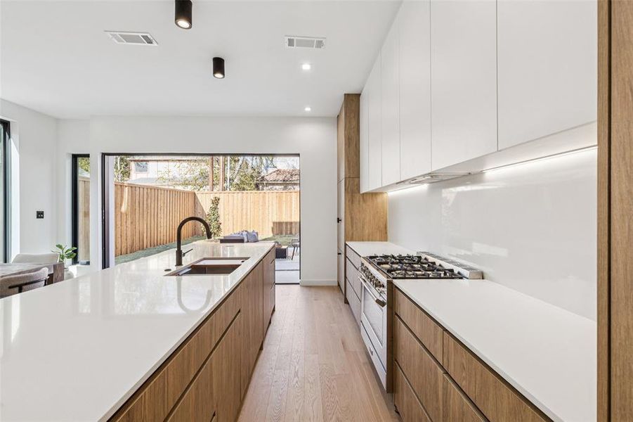Furnished interior view inside a new home in , Dallas (Image 6).