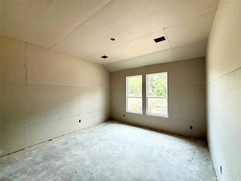 The spacious layout offers plenty of room for a plush king-sized bed, adorned with fluffy pillows and your favorite throws, inviting you to sink in and relax. The spacious layout offers plenty of room for a plush king-sized bed, adorned with fluffy pillows and your favorite throws, inviting you to sink in and relax.