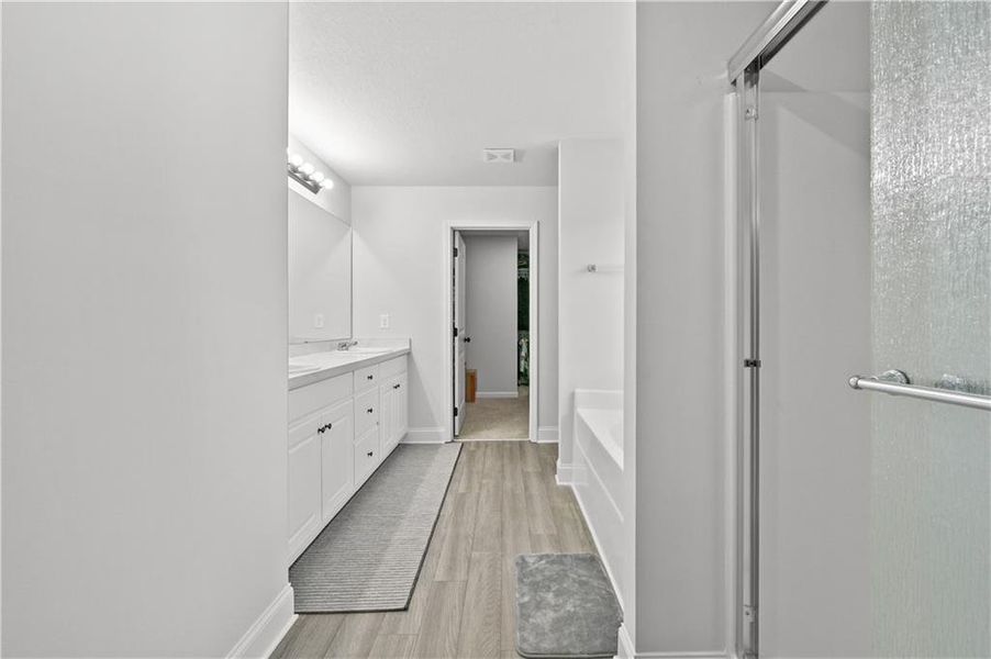Spacious, unfurnished interior of a new home in , Jefferson (Image 21).