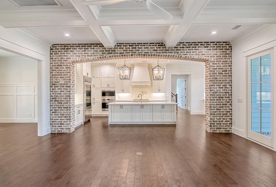 Spacious, unfurnished interior of a new home in , Ravenel (Image 8).