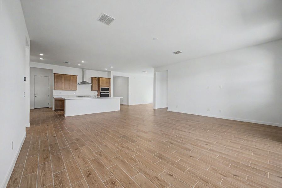 Spacious, unfurnished interior of a new home in Landmarke, San Tan Valley (Image 9). Spacious, unfurnished interior of a new home in Landmarke, San Tan Valley (Image 9).
