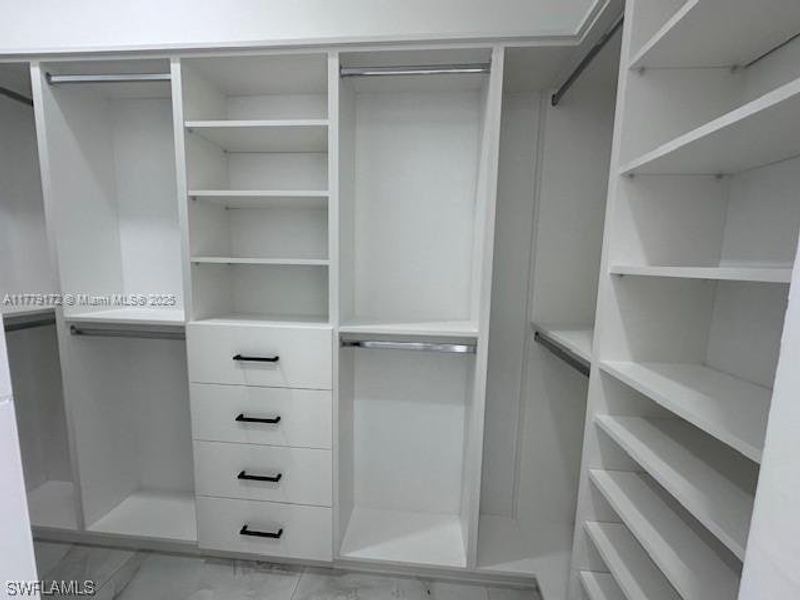 Image 16 of a home in .