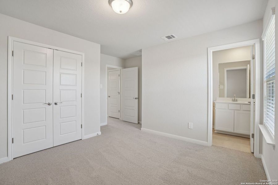 Spacious, unfurnished interior of a new home in Carmel Ranch, Schertz (Image 41). Spacious, unfurnished interior of a new home in Carmel Ranch, Schertz (Image 41).