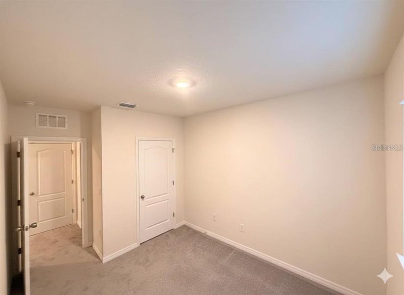 Spacious, unfurnished interior of a new home in , Davenport (Image 15).