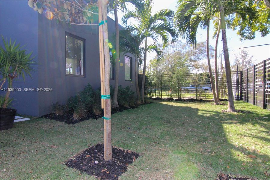 Exterior details and patio area of a home in , Miami (Image 3).