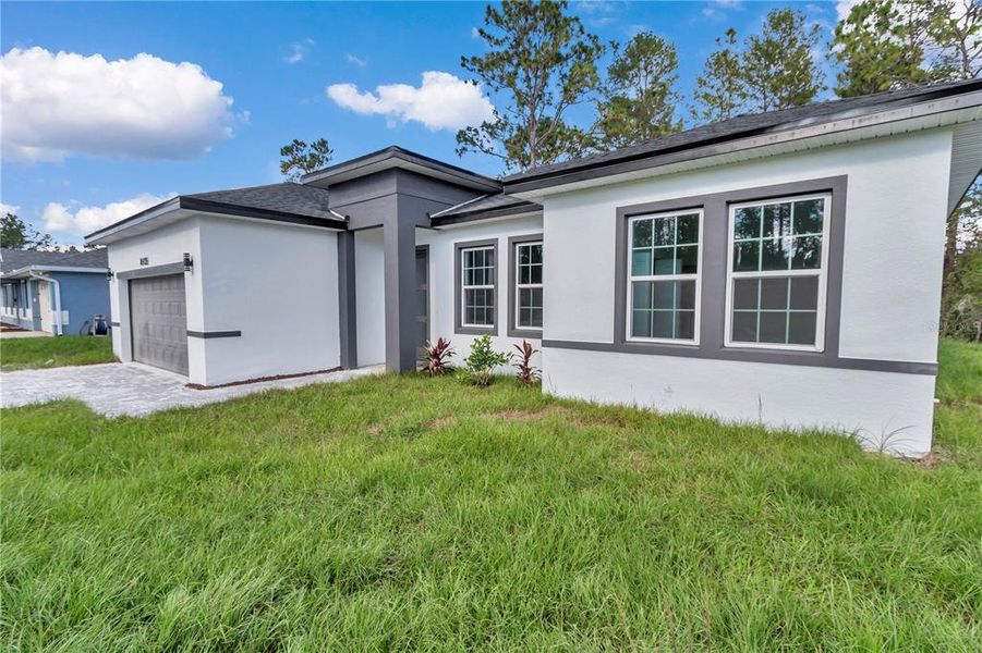 Exterior details and patio area of a home in , Ocala (Image 25). Exterior details and patio area of a home in , Ocala (Image 25).