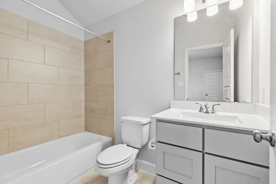 Furnished interior view inside a new home in Cane Island 50', Katy (Image 9). Furnished interior view inside a new home in Cane Island 50', Katy (Image 9).