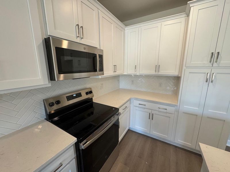 Furnished interior view inside a new home in , Ravenel (Image 6).