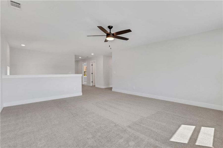 Spacious, unfurnished interior of a new home in Cambridge, Flowery Branch (Image 33). Spacious, unfurnished interior of a new home in Cambridge, Flowery Branch (Image 33).