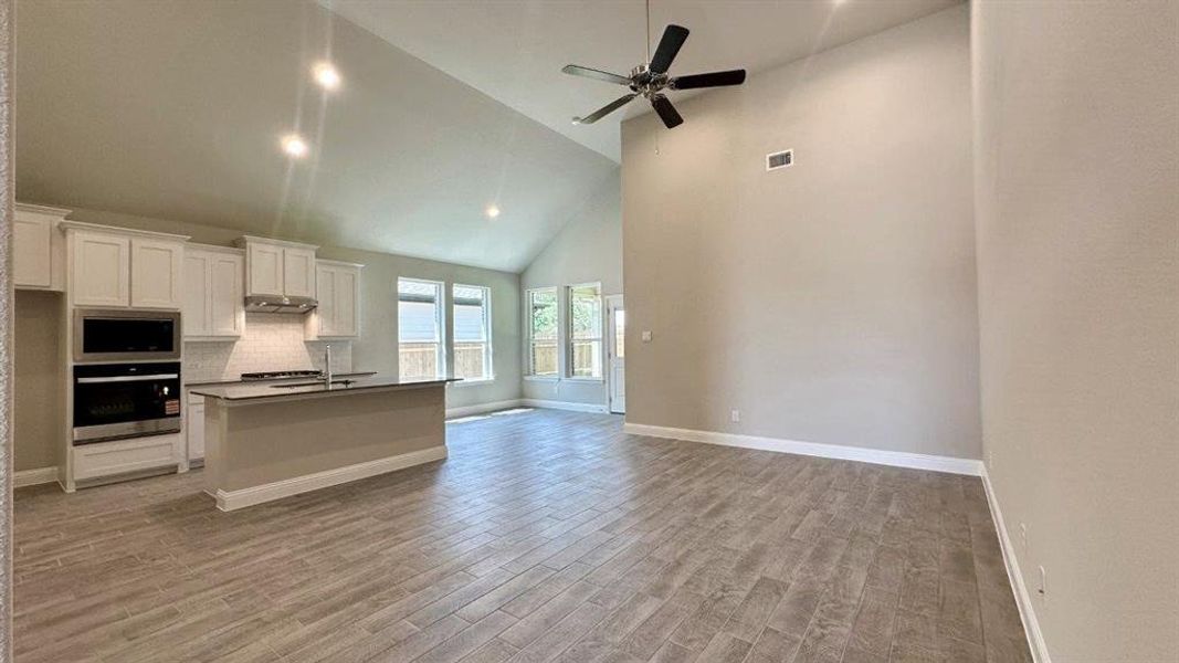 Spacious, unfurnished interior of a new home in Eagle Creek, Denton (Image 11). Spacious, unfurnished interior of a new home in Eagle Creek, Denton (Image 11).