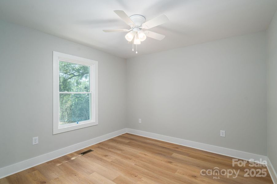 Spacious, unfurnished interior of a new home in , Cherryville (Image 14).