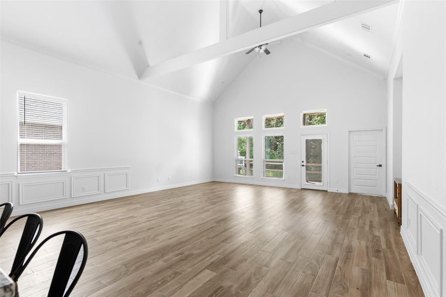 Spacious, unfurnished interior of a new home in , Anahuac (Image 20).
