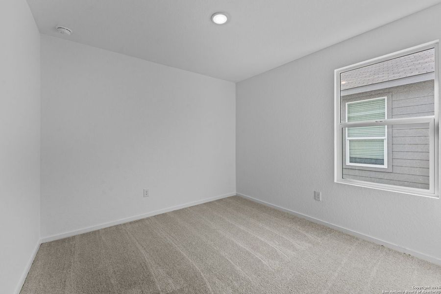 Spacious, unfurnished interior of a new home in Voss Farms, New Braunfels (Image 19).