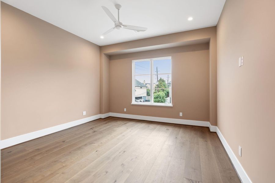 Spacious, unfurnished interior of a new home in , Houston (Image 43).
