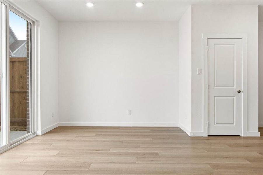 007-723TowerRoad-Wylie-TX-75098-EatInKitchen.jpg-SMALL 007-723TowerRoad-Wylie-TX-75098-EatInKitchen.jpg-SMALL