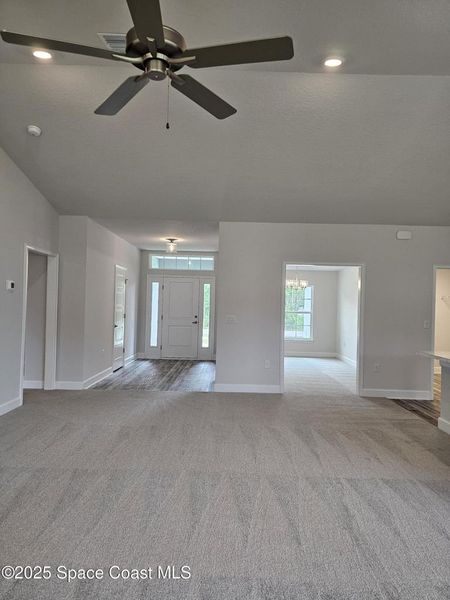 Spacious, unfurnished interior of a new home in Palm Bay, Palm Bay (Image 9).
