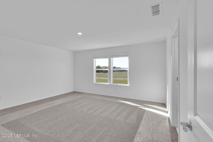 Spacious, unfurnished interior of a new home in Wells Landing, Jacksonville (Image 17).