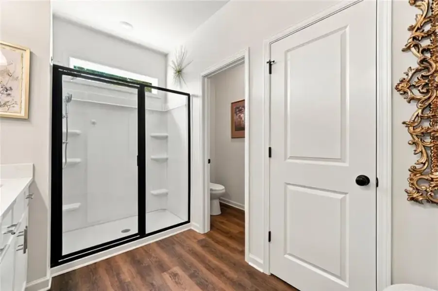 Furnished interior view inside a new home in , Jasper (Image 14).